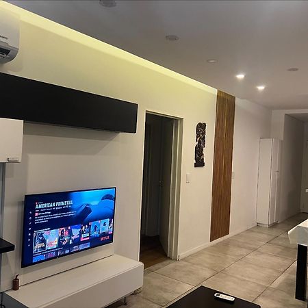 Suite In San Telmo Dormitorio En Suite Con Dos Banos Y Balcon A La Calle Buenos Aires Kültér fotó