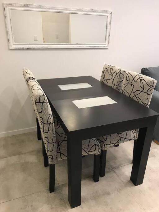Suite In San Telmo Dormitorio En Suite Con Dos Banos Y Balcon A La Calle Buenos Aires Kültér fotó