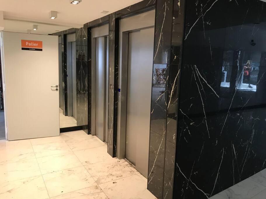Suite In San Telmo Dormitorio En Suite Con Dos Banos Y Balcon A La Calle Buenos Aires Kültér fotó