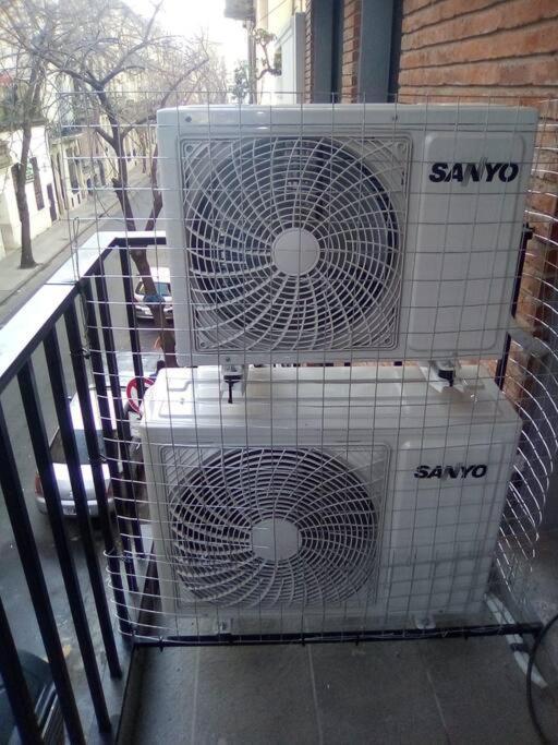 Suite In San Telmo Dormitorio En Suite Con Dos Banos Y Balcon A La Calle Buenos Aires Kültér fotó