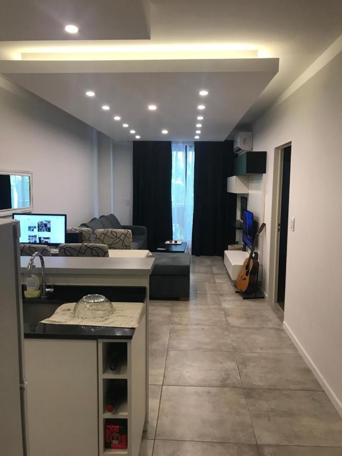 Suite In San Telmo Dormitorio En Suite Con Dos Banos Y Balcon A La Calle Buenos Aires Kültér fotó