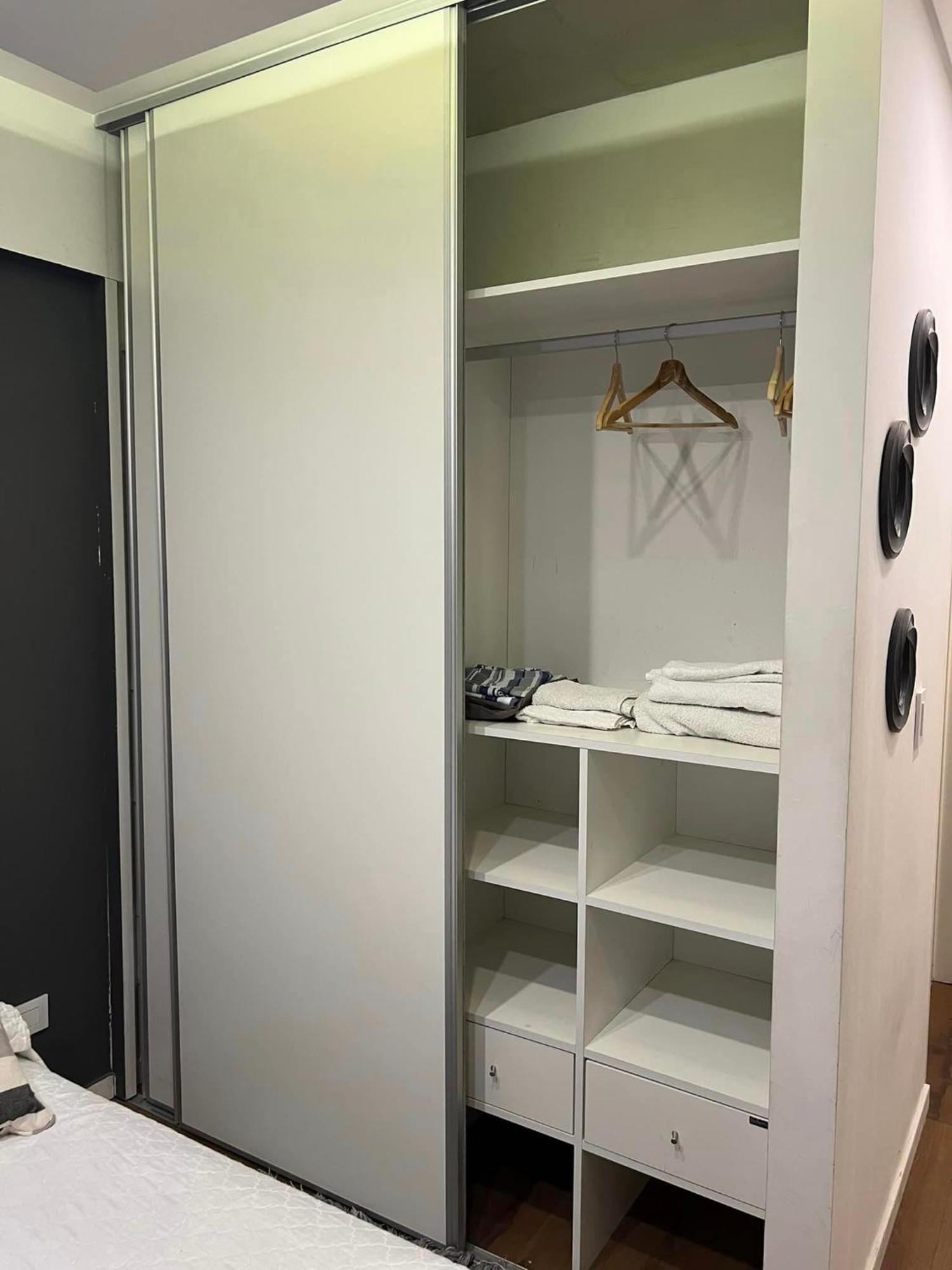 Suite In San Telmo Dormitorio En Suite Con Dos Banos Y Balcon A La Calle Buenos Aires Kültér fotó